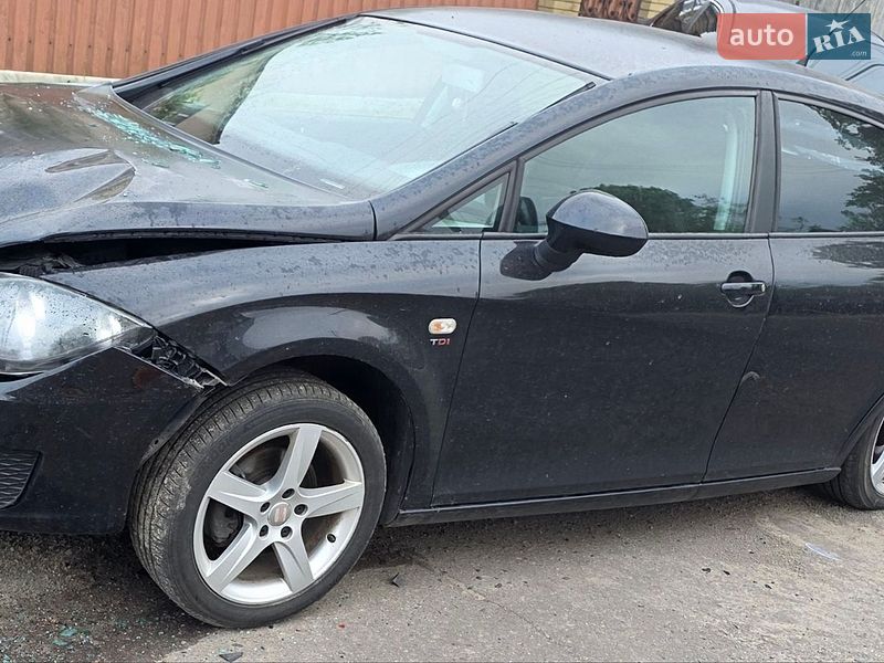 Хэтчбек SEAT Leon 2011 в Ахтырке