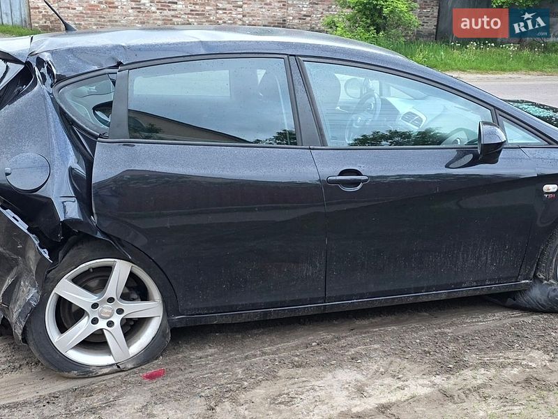 Хэтчбек SEAT Leon 2011 в Ахтырке