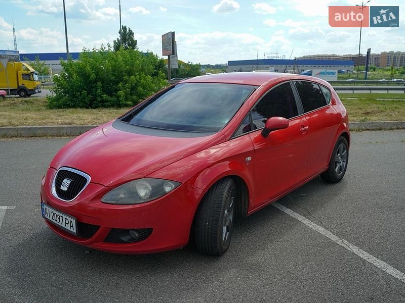 Хэтчбек SEAT Leon 2008 в Киеве