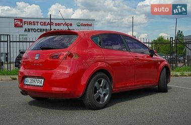 Хэтчбек SEAT Leon 2008 в Киеве