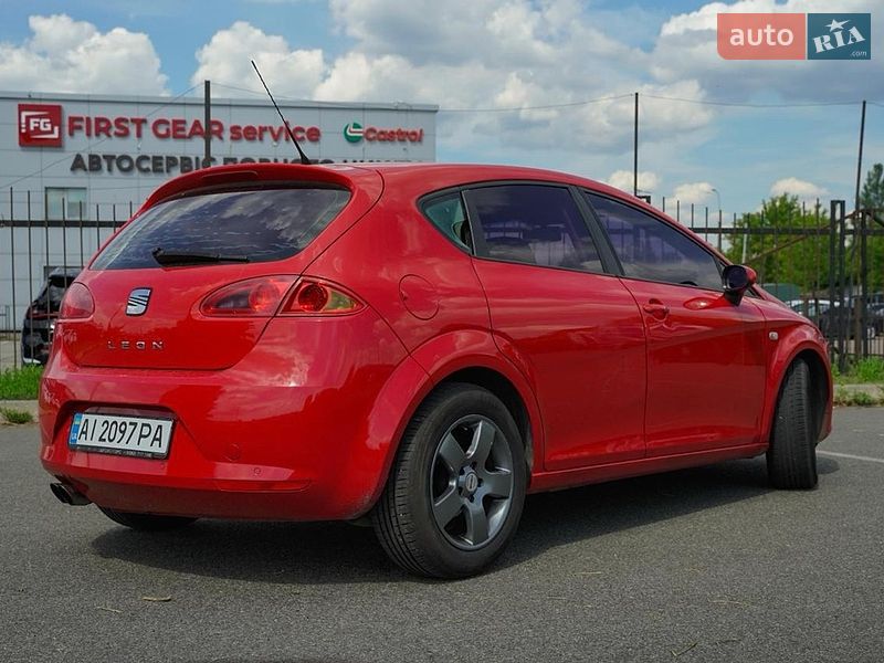 Хэтчбек SEAT Leon 2008 в Киеве