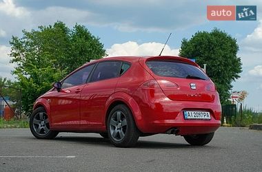 Хэтчбек SEAT Leon 2008 в Киеве