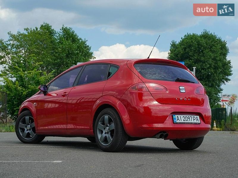 Хэтчбек SEAT Leon 2008 в Киеве