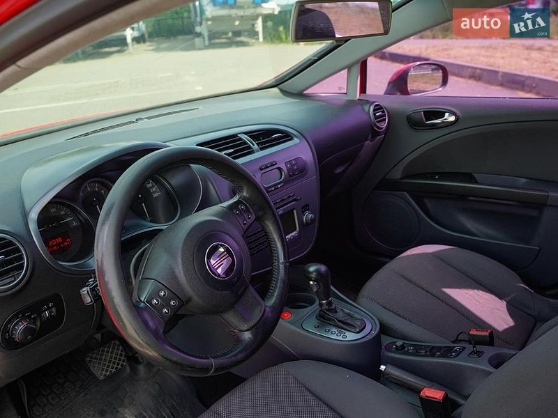 Хэтчбек SEAT Leon 2008 в Киеве