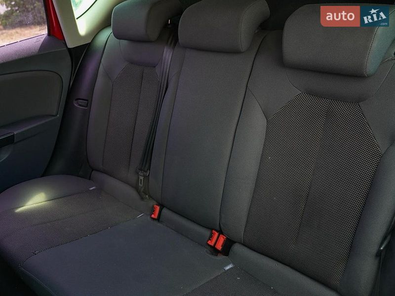 Хэтчбек SEAT Leon 2008 в Киеве