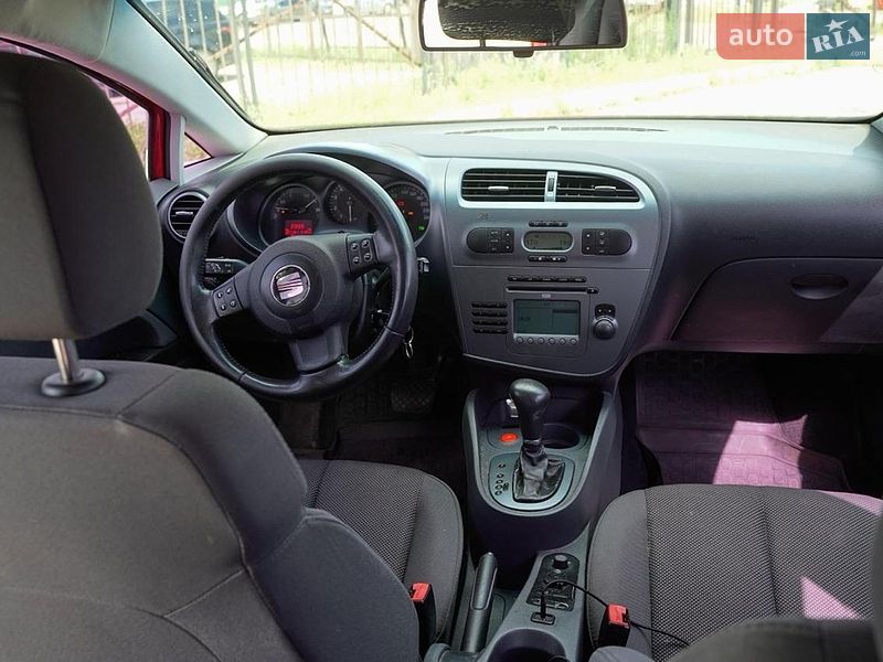 Хетчбек SEAT Leon 2008 в Києві