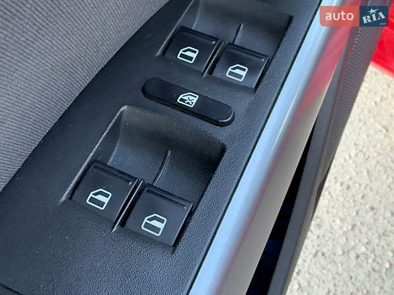 Хэтчбек SEAT Leon 2010 в Харькове фото 11 Хэтчбек SEAT Leon 2010 в Харькове