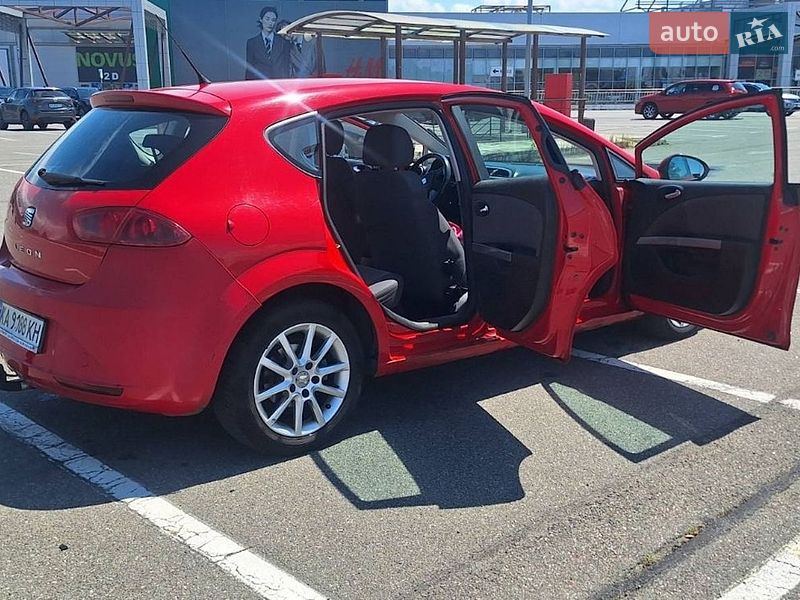 Хетчбек SEAT Leon 2010 в Києві
