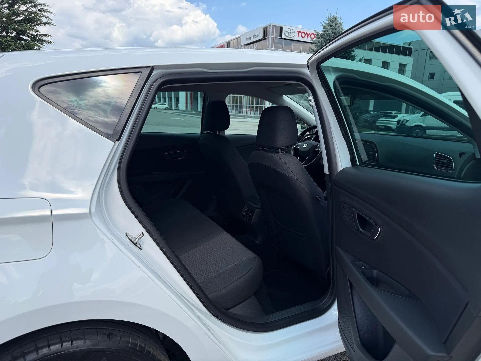 2016 SEAT Leon - мініатюра 16