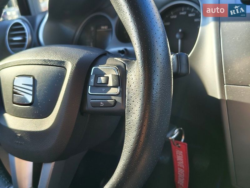 Хэтчбек SEAT Leon 2011 в Луцке