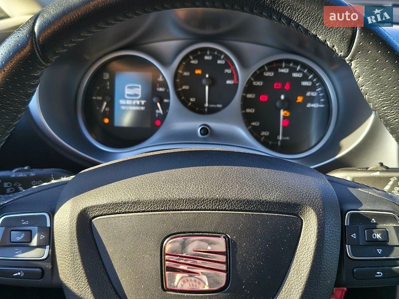Хэтчбек SEAT Leon 2011 в Луцке