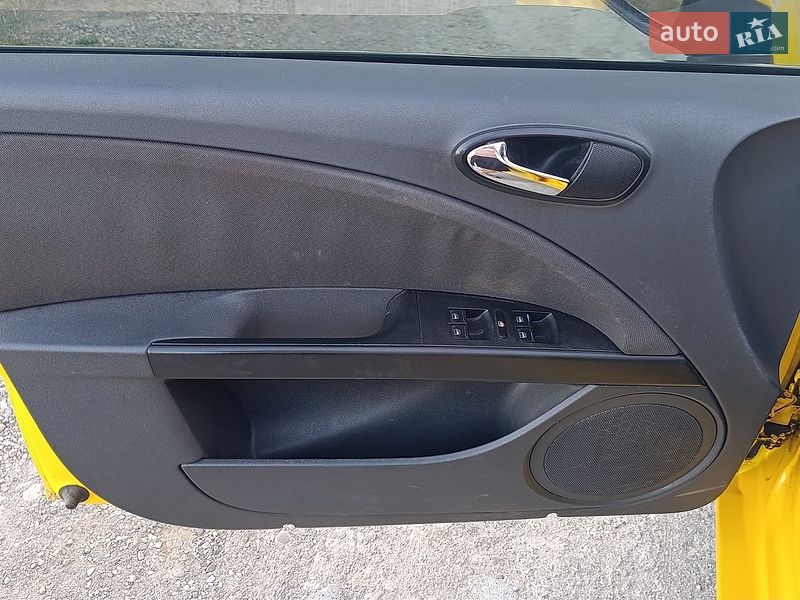 Хэтчбек SEAT Leon 2006 в Коломые