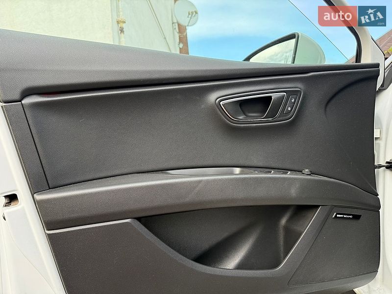 Хетчбек SEAT Leon 2015 в Самборі