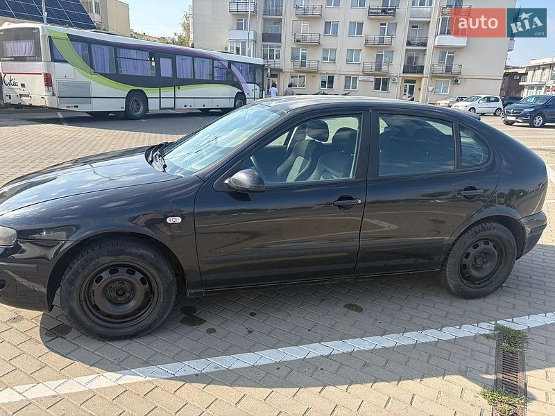 Хэтчбек SEAT Leon 2003 в Ужгороде