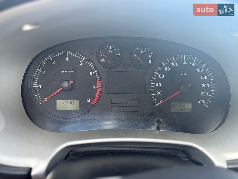Хэтчбек SEAT Leon 2003 в Ужгороде