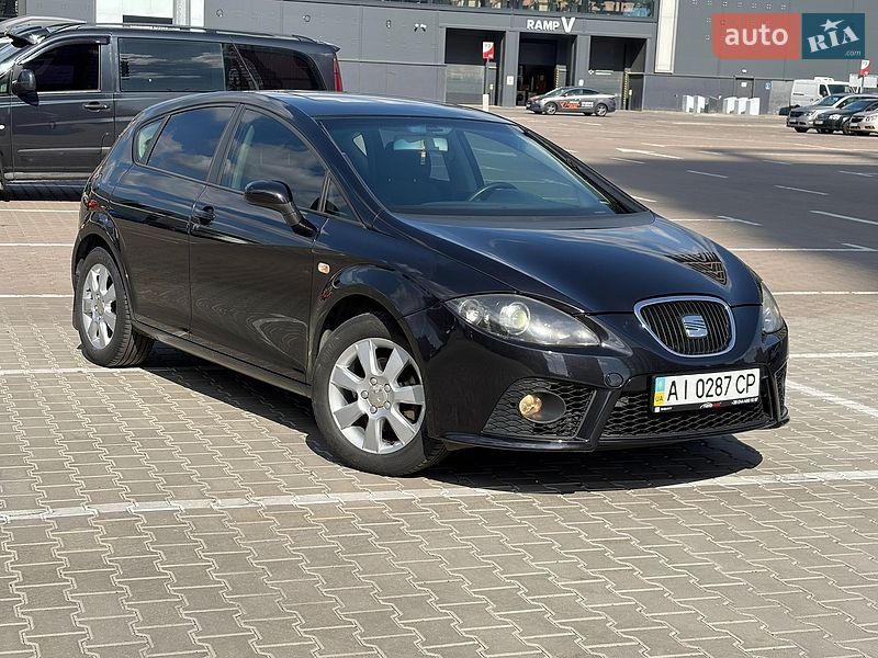 Хэтчбек SEAT Leon 2008 в Киеве