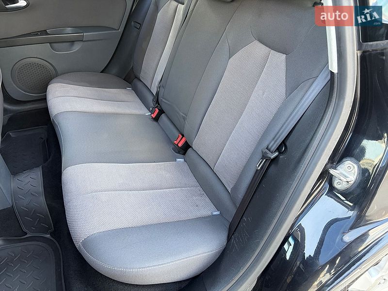 Хэтчбек SEAT Leon 2008 в Киеве