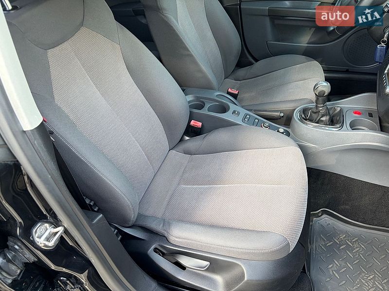 Хэтчбек SEAT Leon 2008 в Киеве