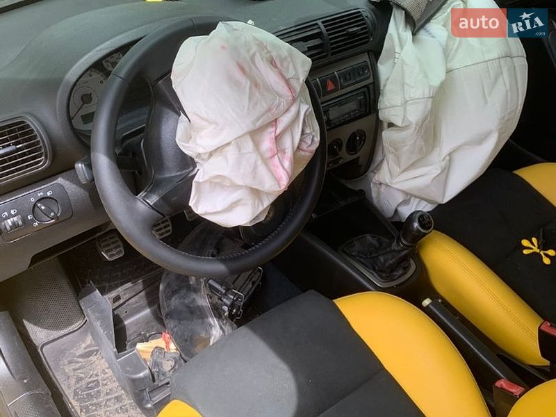 Хэтчбек SEAT Leon 2003 в Броварах