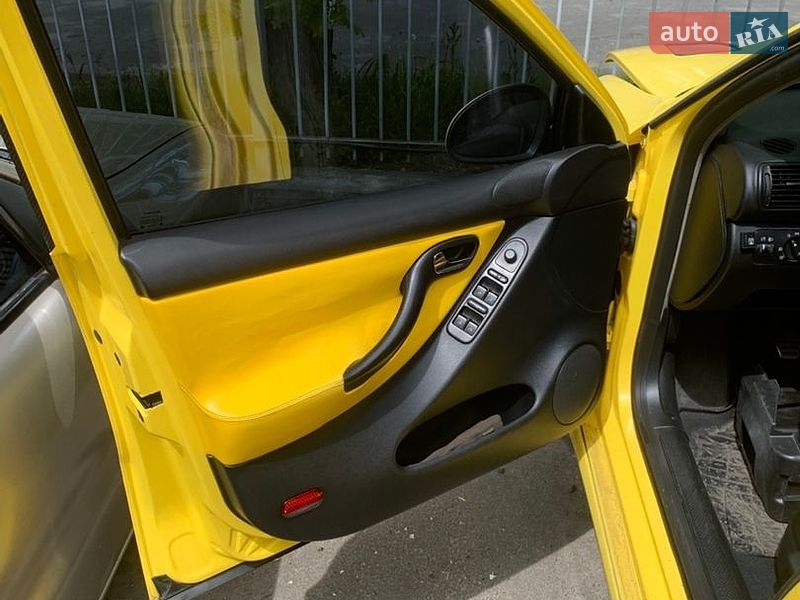 Хэтчбек SEAT Leon 2003 в Броварах