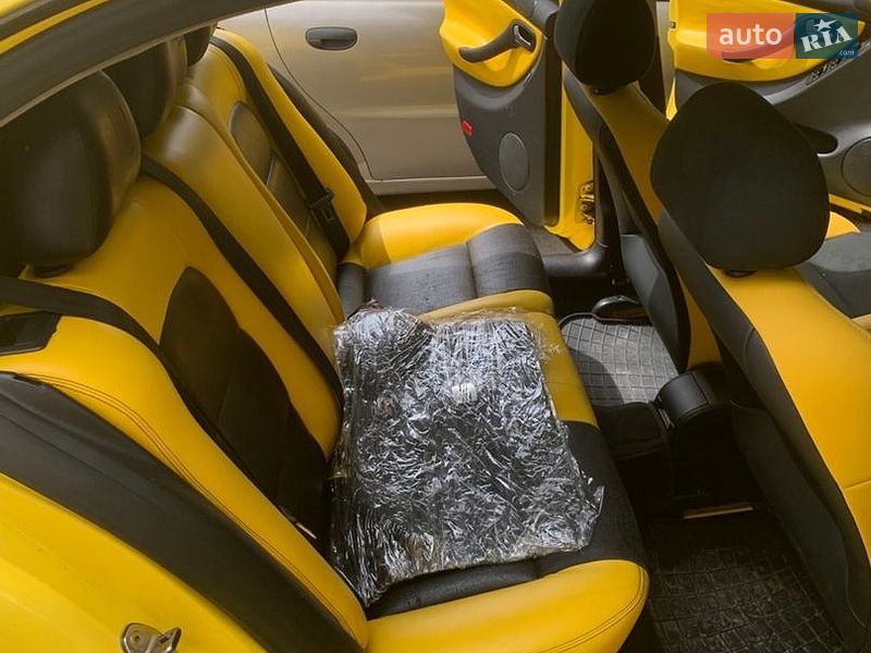 Хэтчбек SEAT Leon 2003 в Броварах