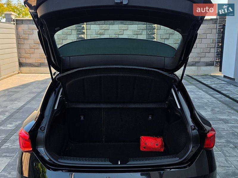 Хетчбек SEAT Leon 2022 в Луцьку