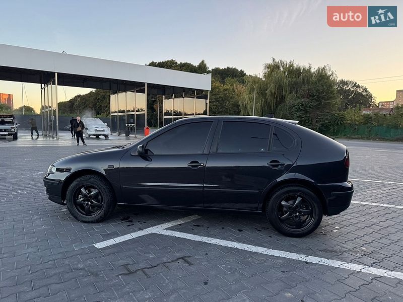 Хетчбек SEAT Leon 2000 в Кам'янець-Подільському