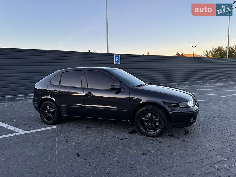 Хетчбек SEAT Leon 2000 в Кам'янець-Подільському