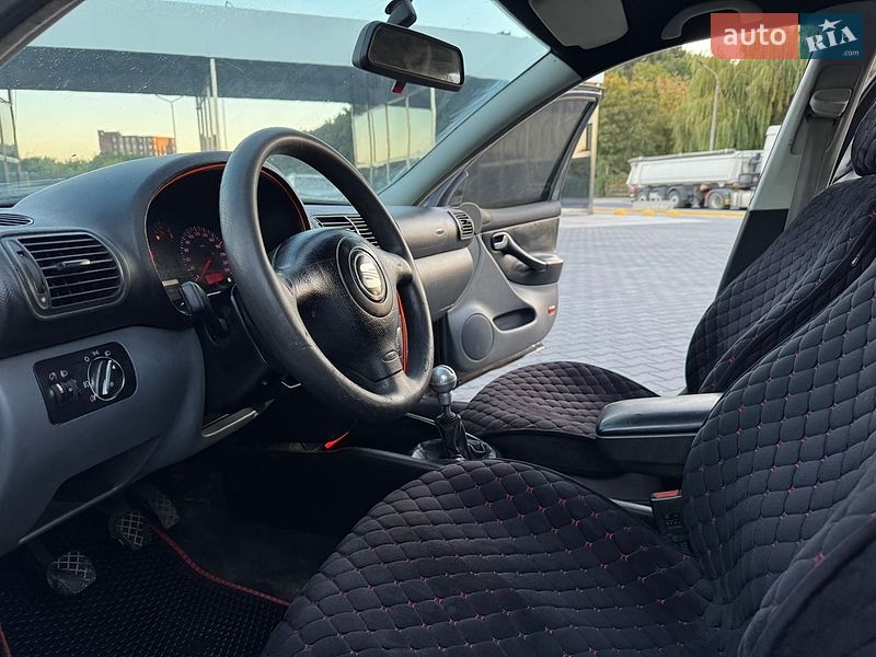 Хетчбек SEAT Leon 2000 в Кам'янець-Подільському