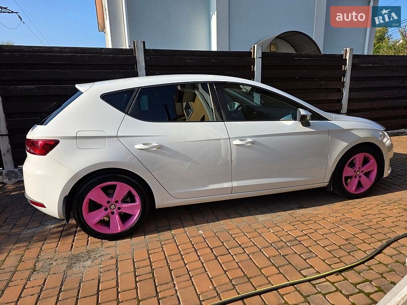 Хэтчбек SEAT Leon 2015 в Крюковщине