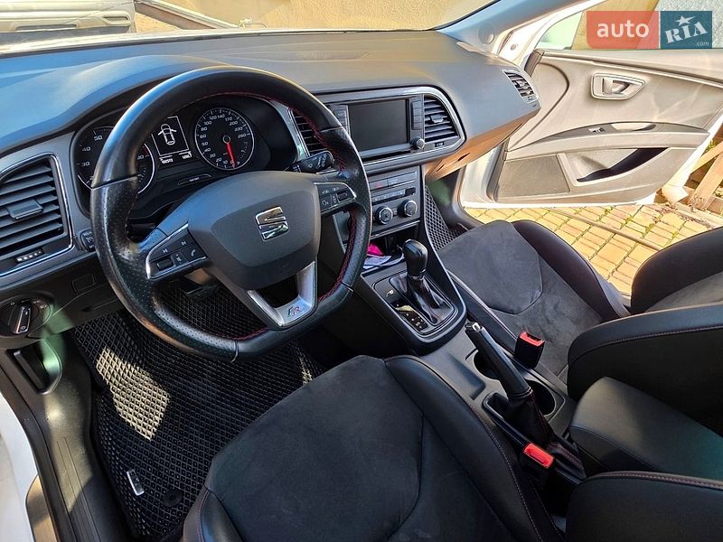 Хэтчбек SEAT Leon 2015 в Крюковщине