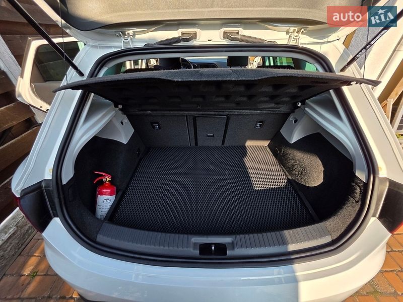 Хэтчбек SEAT Leon 2015 в Крюковщине