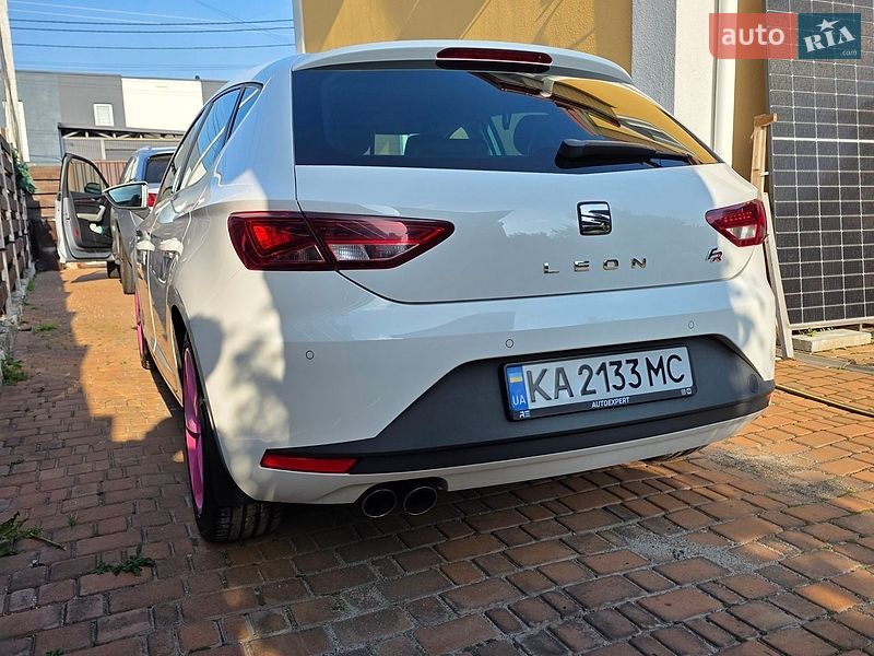 Хэтчбек SEAT Leon 2015 в Крюковщине