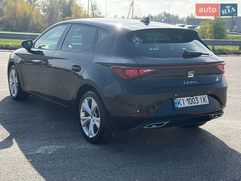Хэтчбек SEAT Leon 2020 в Киеве