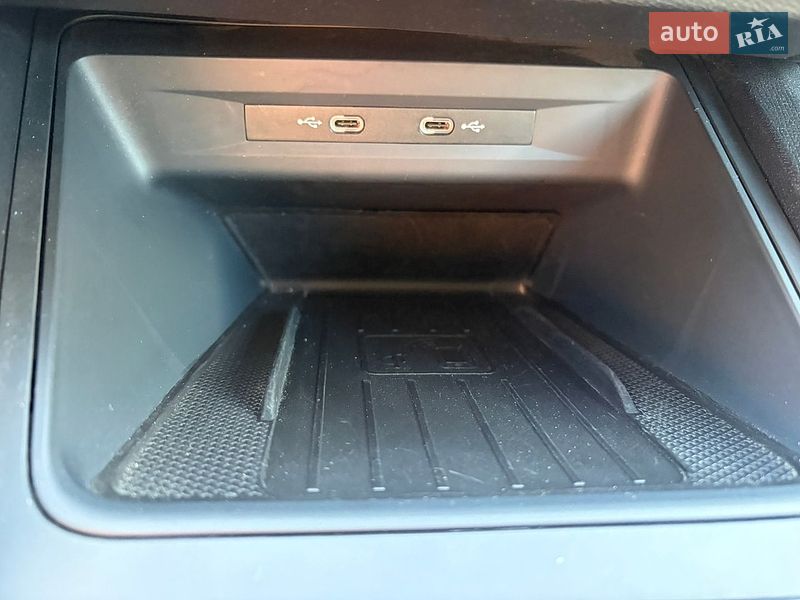 Хэтчбек SEAT Leon 2020 в Киеве