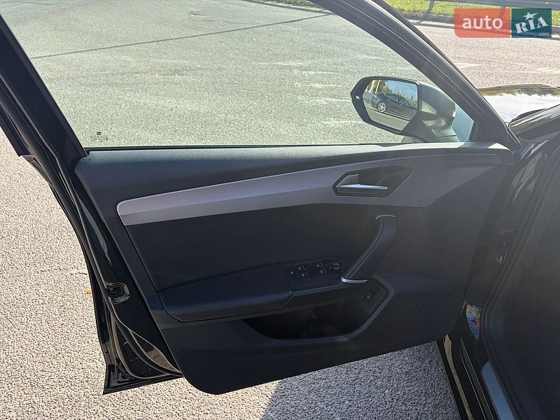 Хэтчбек SEAT Leon 2020 в Киеве