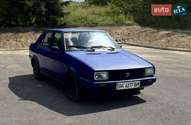 Седан SEAT Malaga 1990 в Ровно