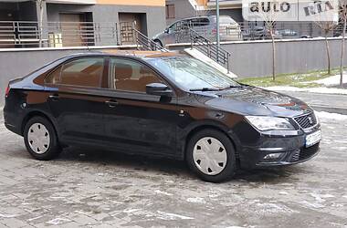Хэтчбек SEAT Toledo 2013 в 