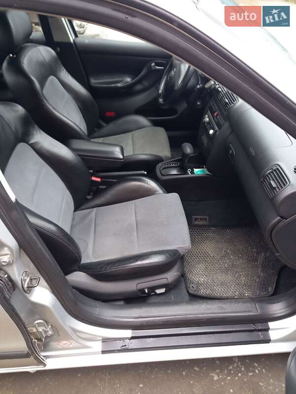 Седан SEAT Toledo 2004 в Мирополі