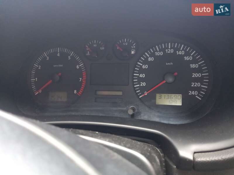 Седан SEAT Toledo 2004 в Мирополі