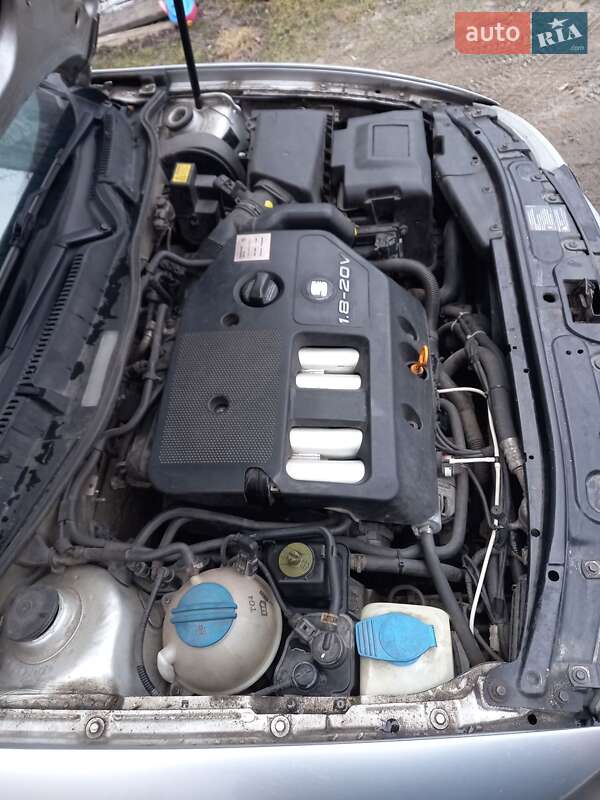 Седан SEAT Toledo 2004 в Мирополі