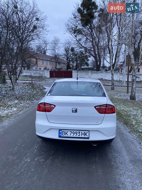 Хэтчбек SEAT Toledo 2013 в Остроге