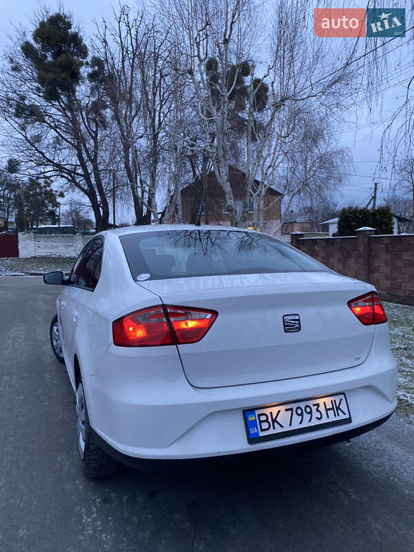 Хэтчбек SEAT Toledo 2013 в Остроге