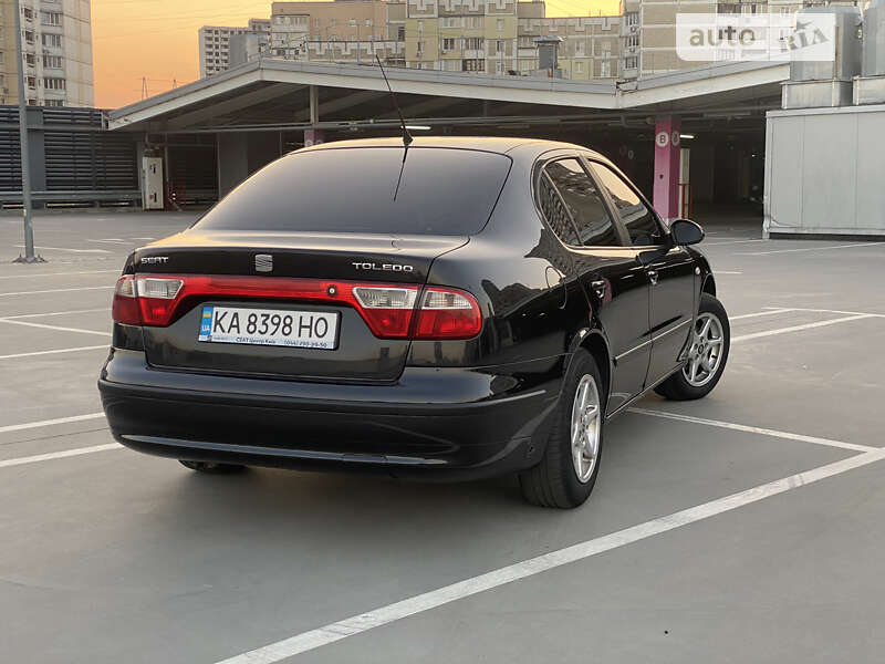 Седан SEAT Toledo 2004 в Киеве