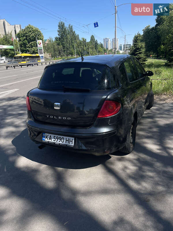 Хэтчбек SEAT Toledo 2008 в Киеве
