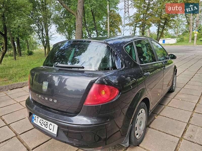 Хэтчбек SEAT Toledo 2008 в Калуше