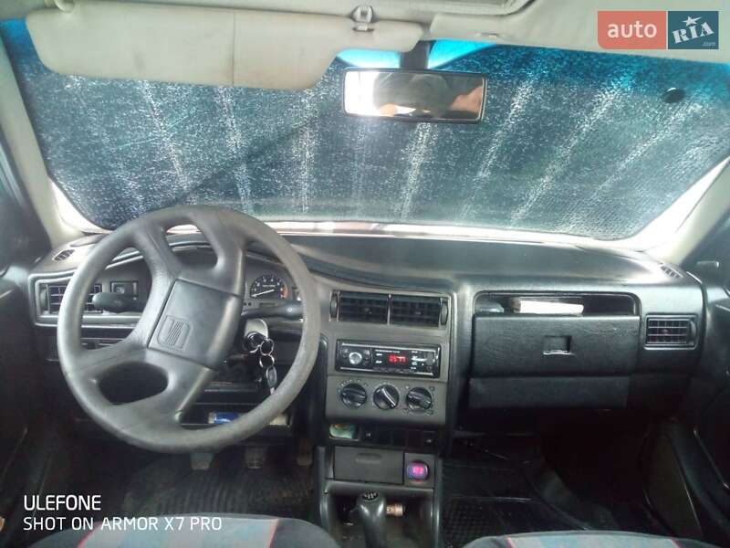 Седан SEAT Toledo 1996 в Брошневе-Осаде