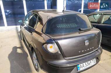 Хэтчбек SEAT Toledo 2006 в 