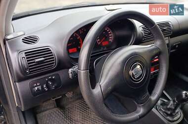 Седан SEAT Toledo 2002 в 