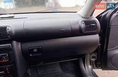 Седан SEAT Toledo 2002 в 